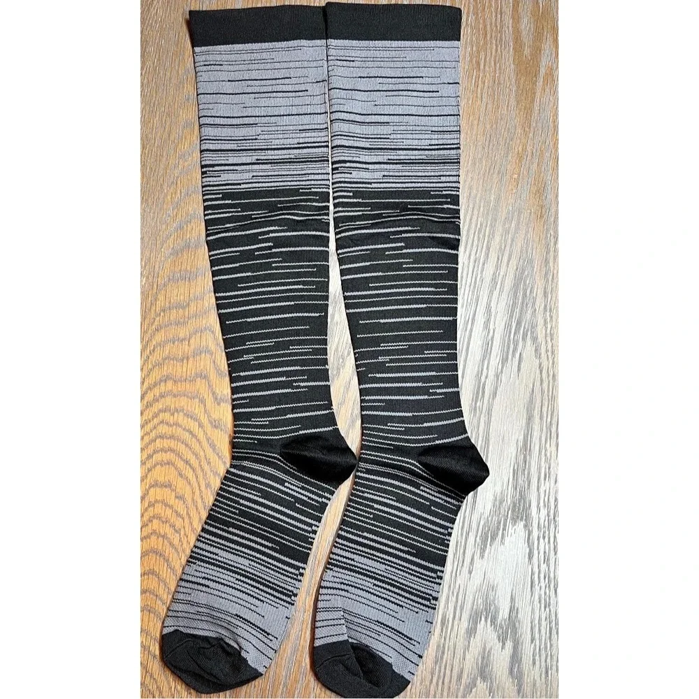 New! 2 pairs of compression socks size small/medium